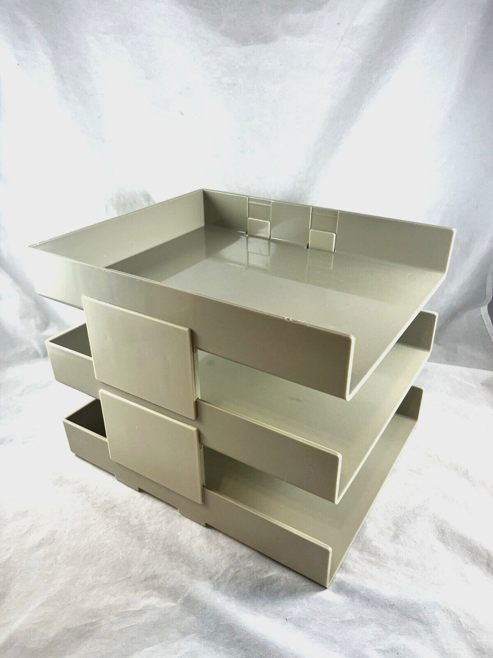 Rubbermaid 3 Tray Desk Paper Organizer Beige Rigid Plastic Mid Century 1960s 70s